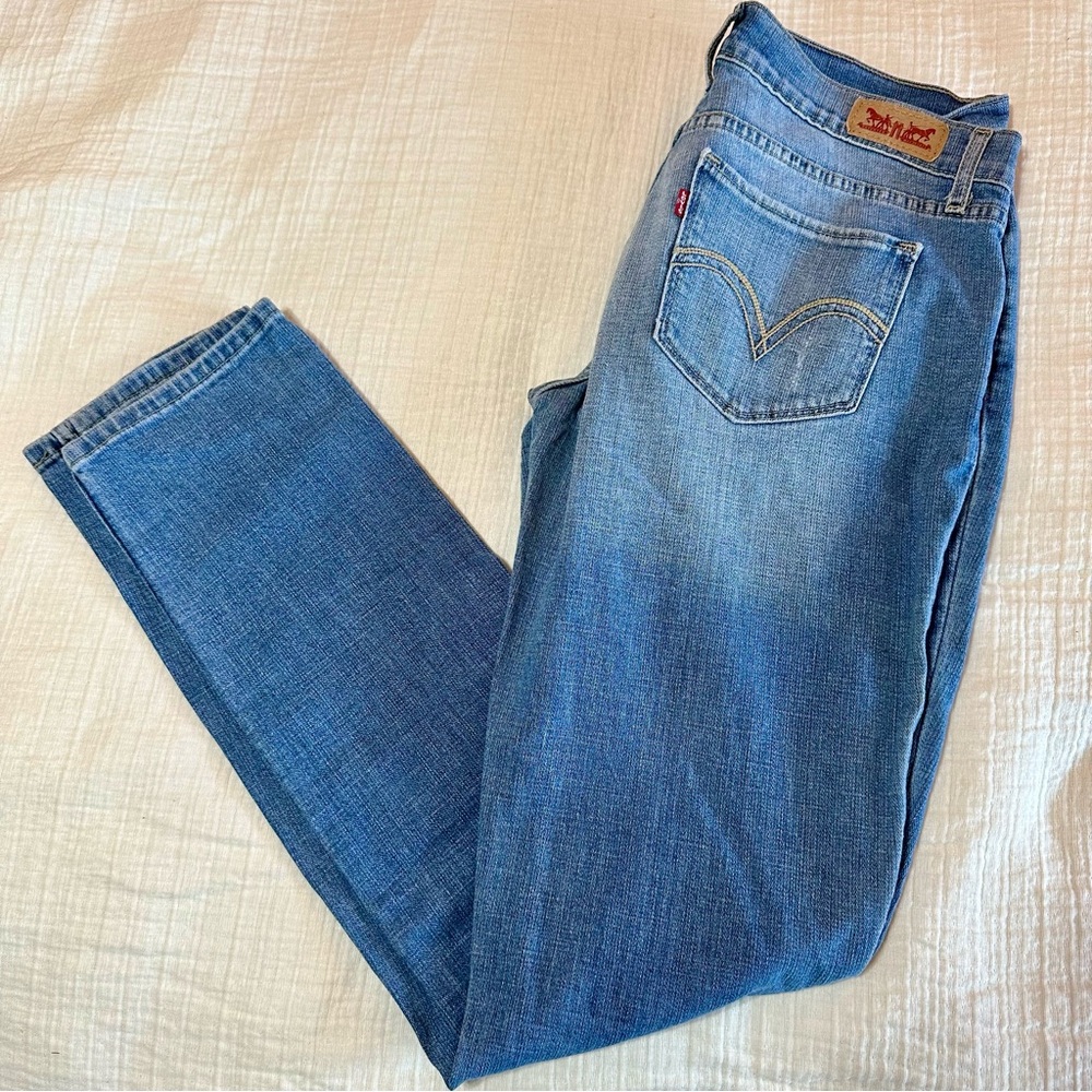 Levi’s 524 Skinny Jeans SIZE:9 juniors